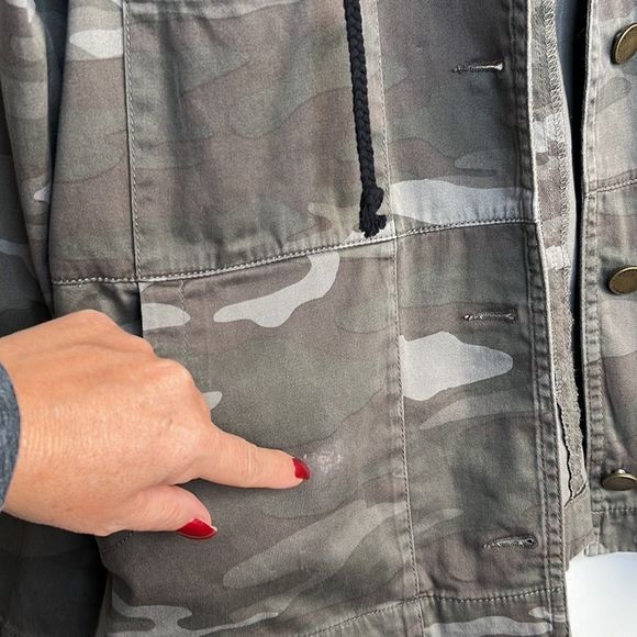 Camo Embellished Utility Jacket - Picture 15 of 15